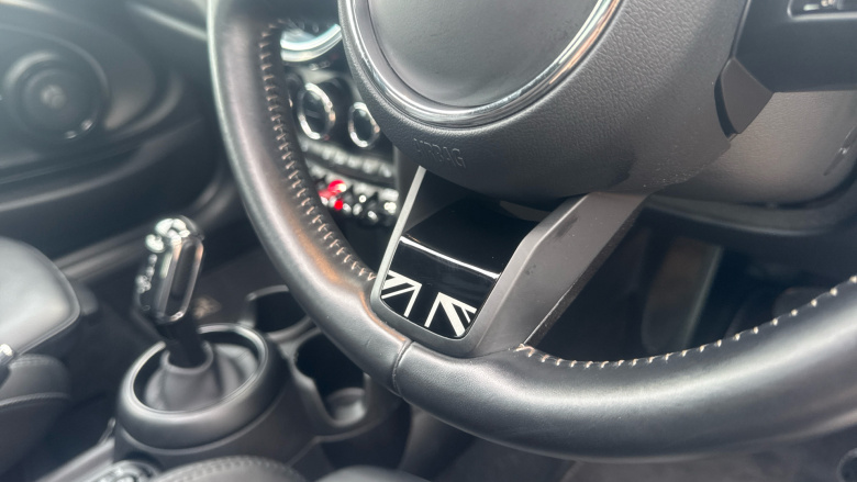 MINI Hatchback 1.5 Cooper Exclusive 3dr Auto Petrol Hatchback